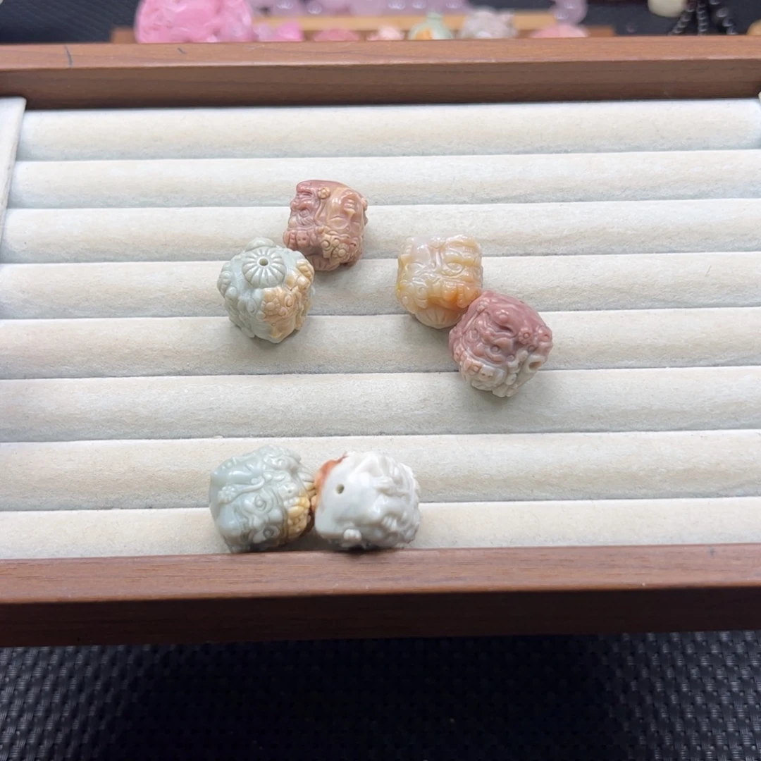 ****翅石英质玉未镶嵌珠宝半成品