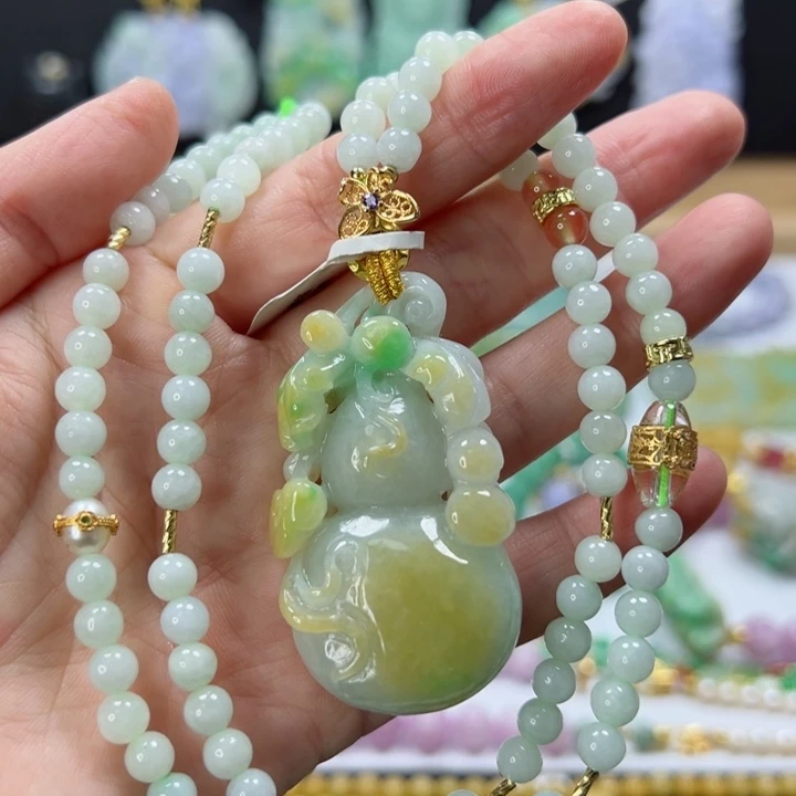 颈饰未镶嵌翡翠吊坠