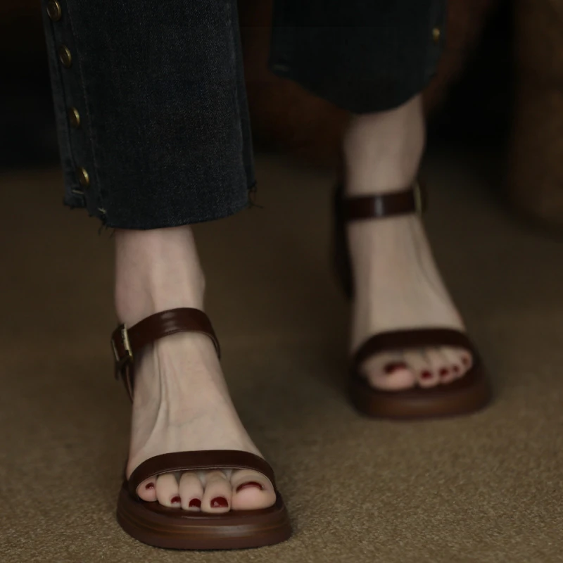 凉鞋女中跟2025新款露趾软底粗跟女鞋一字扣带夏季防水台