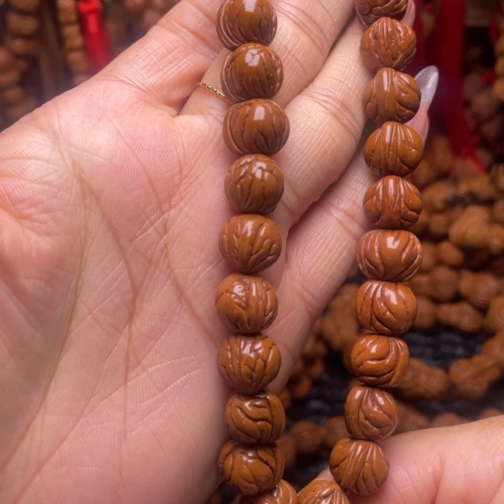 木质类龙纹桃枭挂件