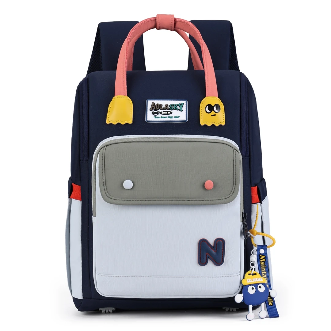 新款手提太空双肩背包小学生一二三年级书包减负护脊防水透气时尚