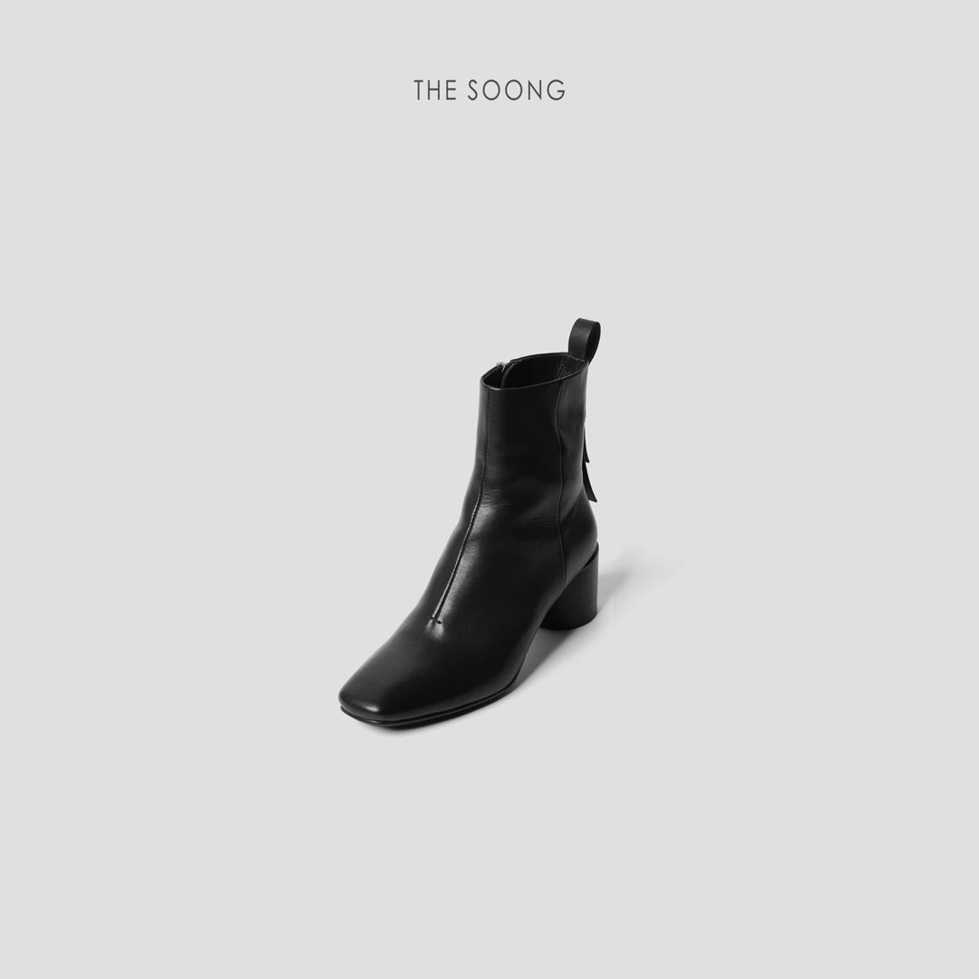 THESOONG|"月牙鞋"极简小牛皮方头亮面柔软高跟短靴HWXZ6452