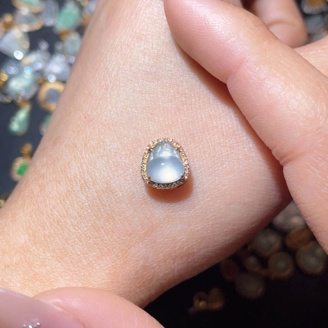 【闪购商品】翡翠吊坠(不含链)18K金镶嵌用****1