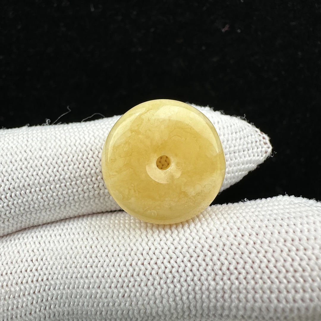 M3092天然原矿蜜蜡 鸡油黄飘花平安扣 18.9*6.8mm抖音基地商户