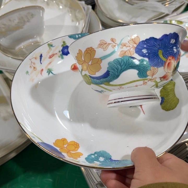 瓷片荷塘八寸深盘五寸碗各五个