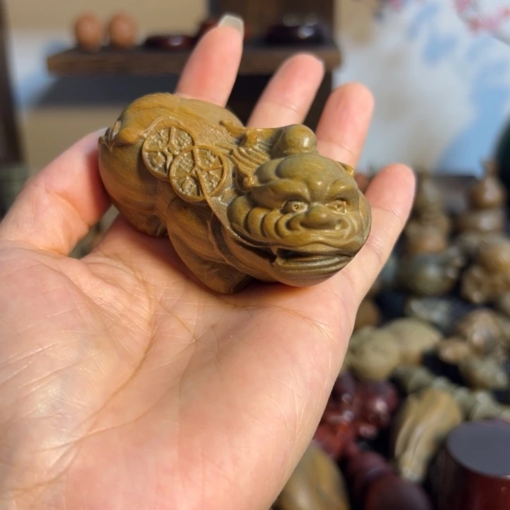 把件小叶紫檀貔貅