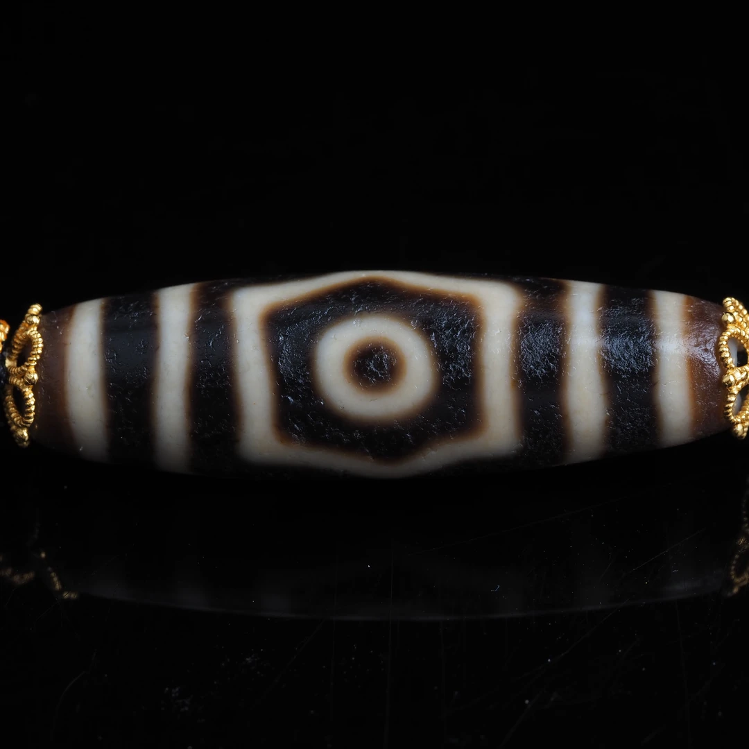 【一代老台湾上肯天珠·新超】百里挑一！超顶宝盖三眼42mm条纹玛瑙