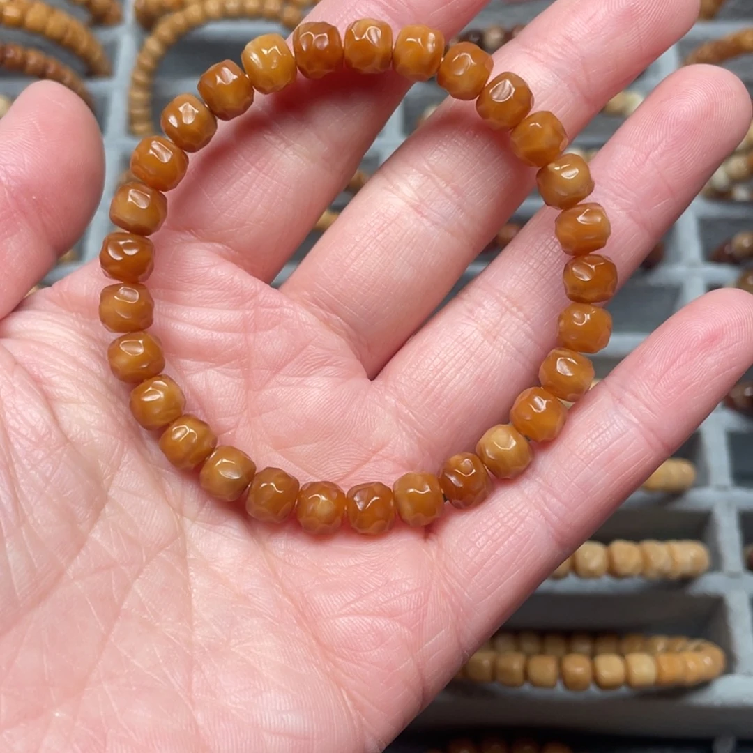 提***苏吊坠龙脊菩提卡7.4左右无相玉化料单圈