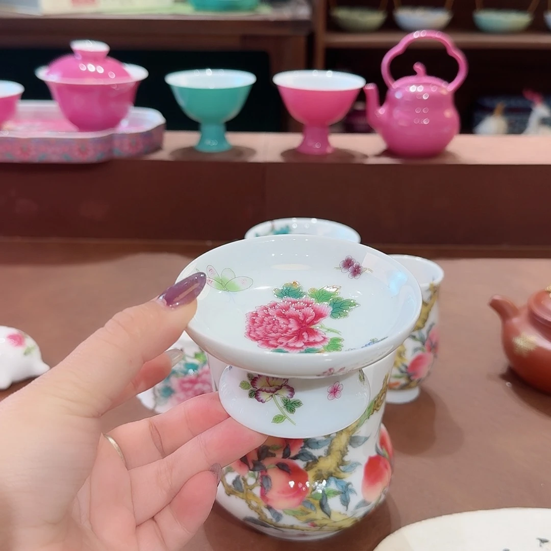 珐琅彩主人额比如茶具的