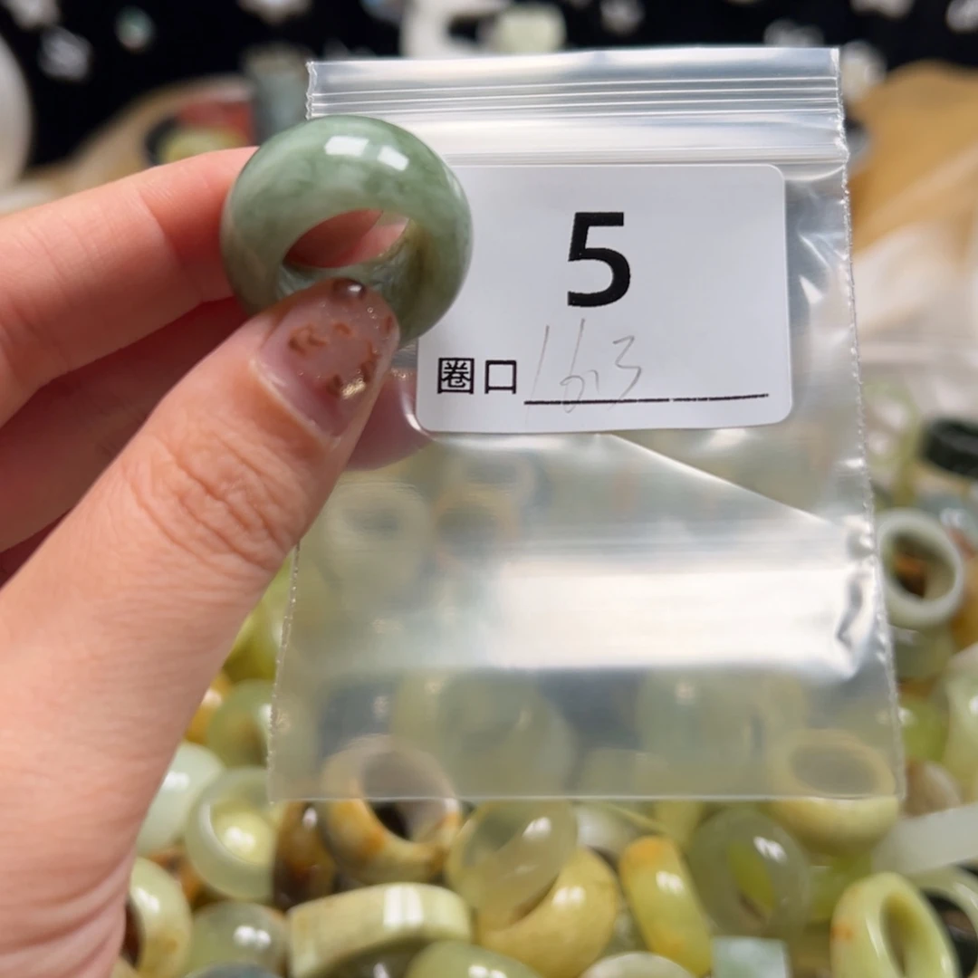 莲***蛇纹石玉未镶嵌戒指