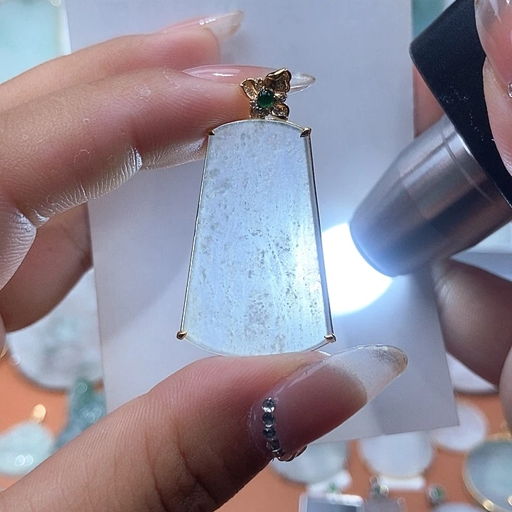 翡翠18K金镶嵌吊坠(不含链)
