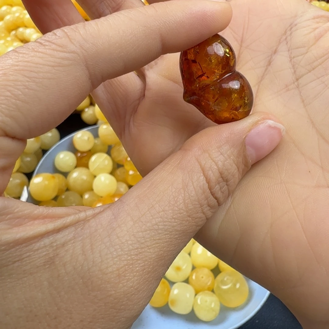 琥珀未镶嵌珠宝奇石