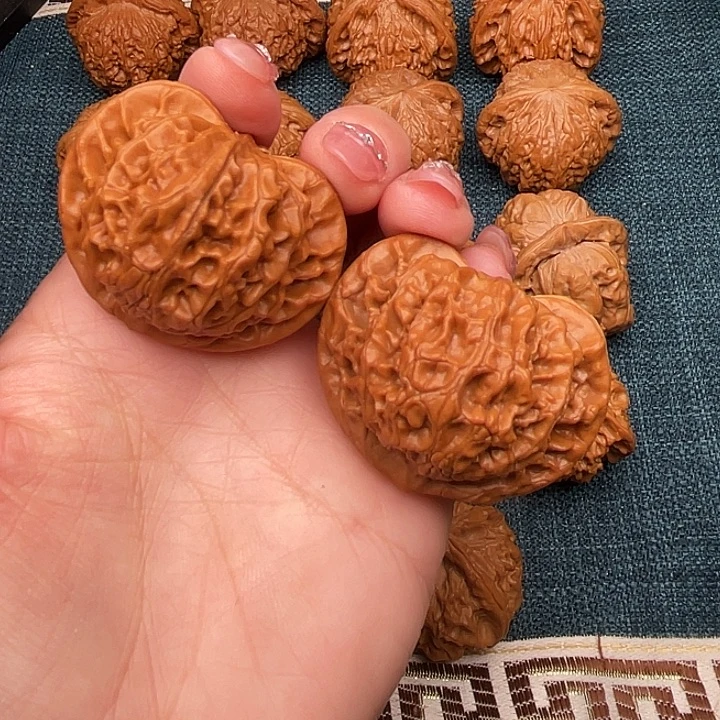 文玩核桃把件全品桃心型宫灯43