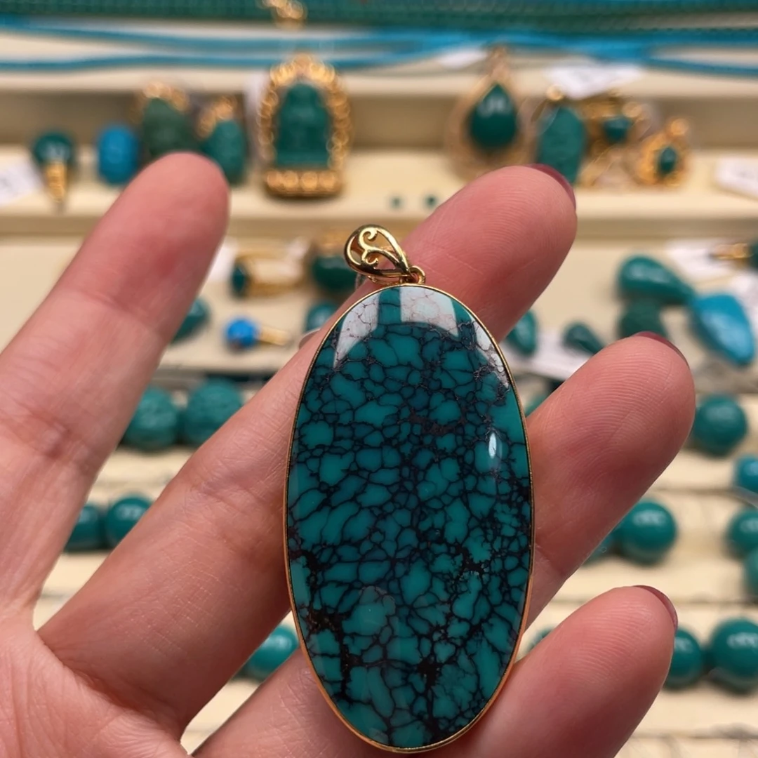 18K金镶嵌绿松石珠宝奇石