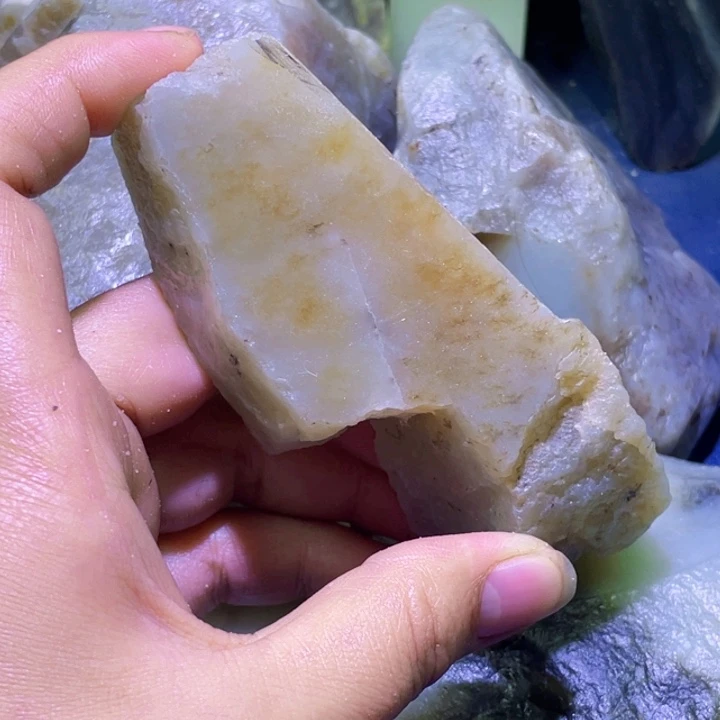 和田玉未镶嵌珠宝半成品