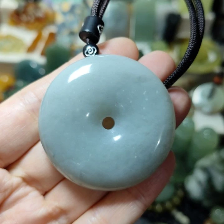 岫玉未镶嵌平安扣