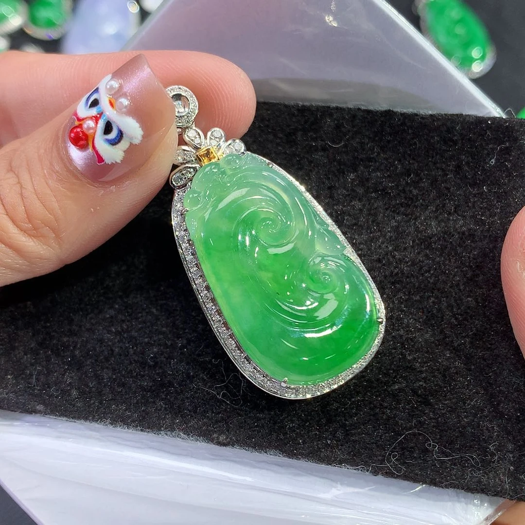 翡翠吊坠(赠链)18K金镶嵌x***艳