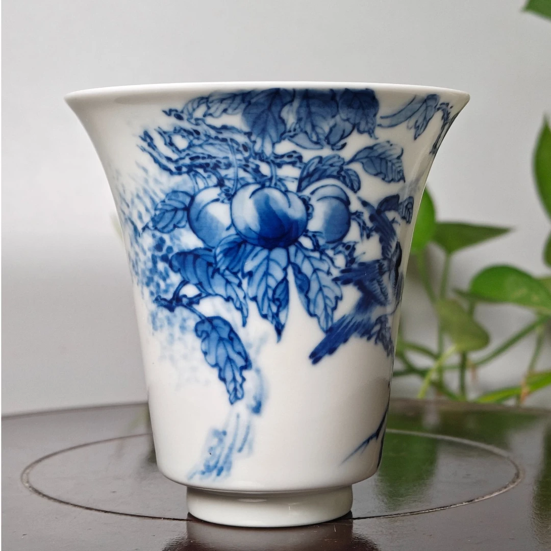 仿王步手绘青花凌空傲菊山石撇口杯品茗杯