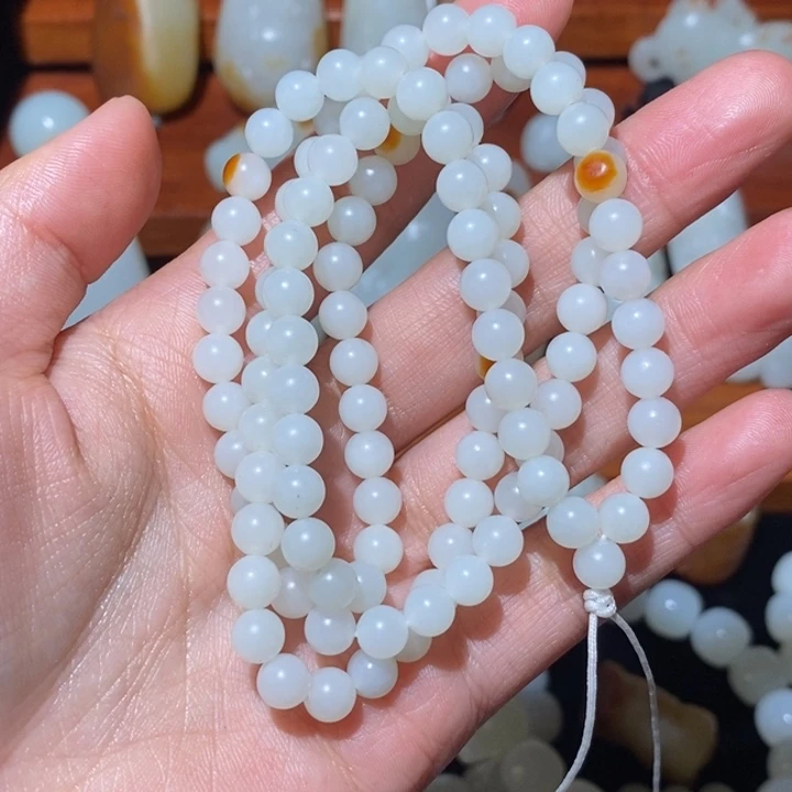 笑***妍和田玉未镶嵌颈饰