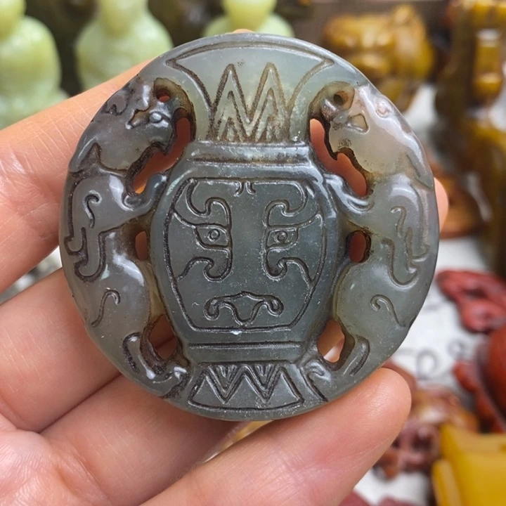 未镶嵌蛇纹石玉颈饰57