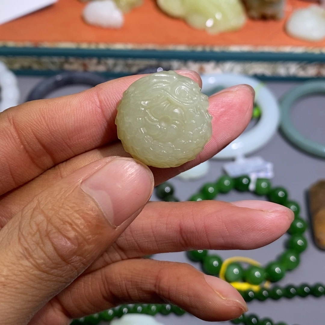 和田玉未镶嵌挂件