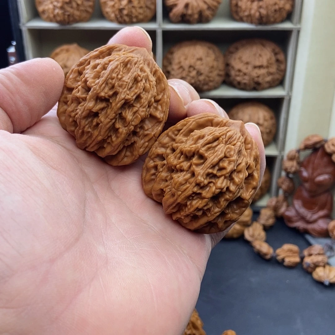 文玩核桃吊坠麦虎40