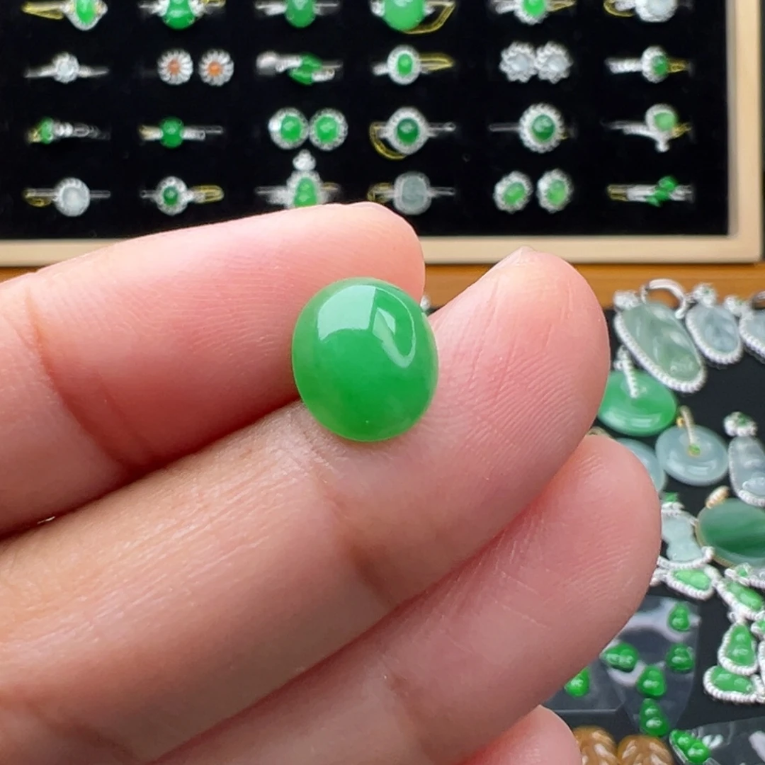 翡翠未镶嵌颈饰蛋