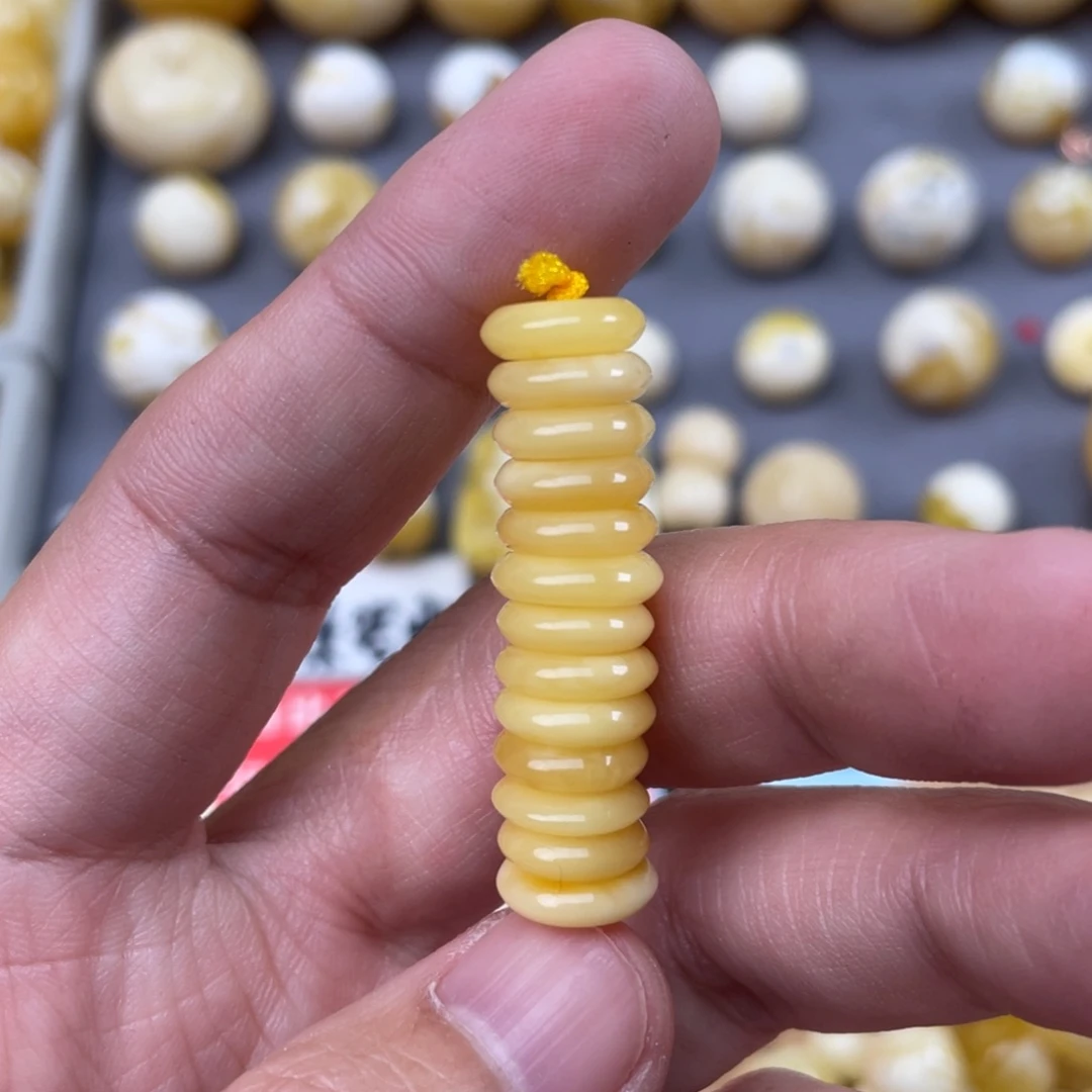 蜜蜡珠宝奇石未镶嵌