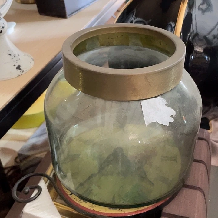 陶瓷花瓶，茶杯茶具。