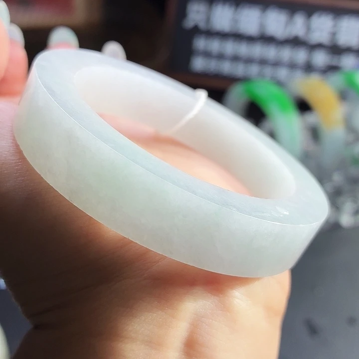 未镶嵌手镯定制翡翠