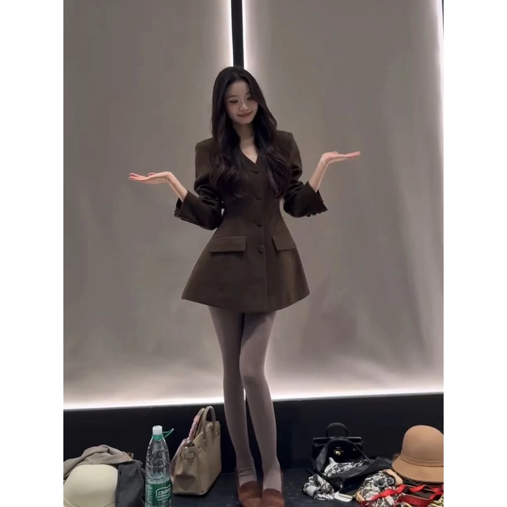 韩系气质V领单排扣西装连衣裙女秋季高级感时尚收腰显瘦中长裙子
