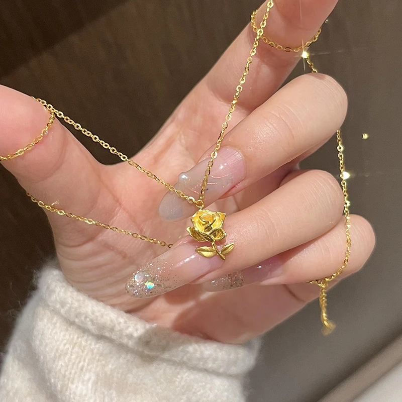 YQJR 钛钢项链 爆款金色玫瑰花项链女法式轻奢精致花朵吊坠锁骨链