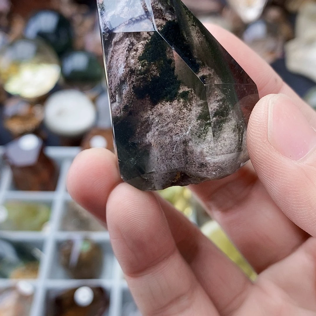 水晶天然水晶透亮光泽未镶嵌冷****?