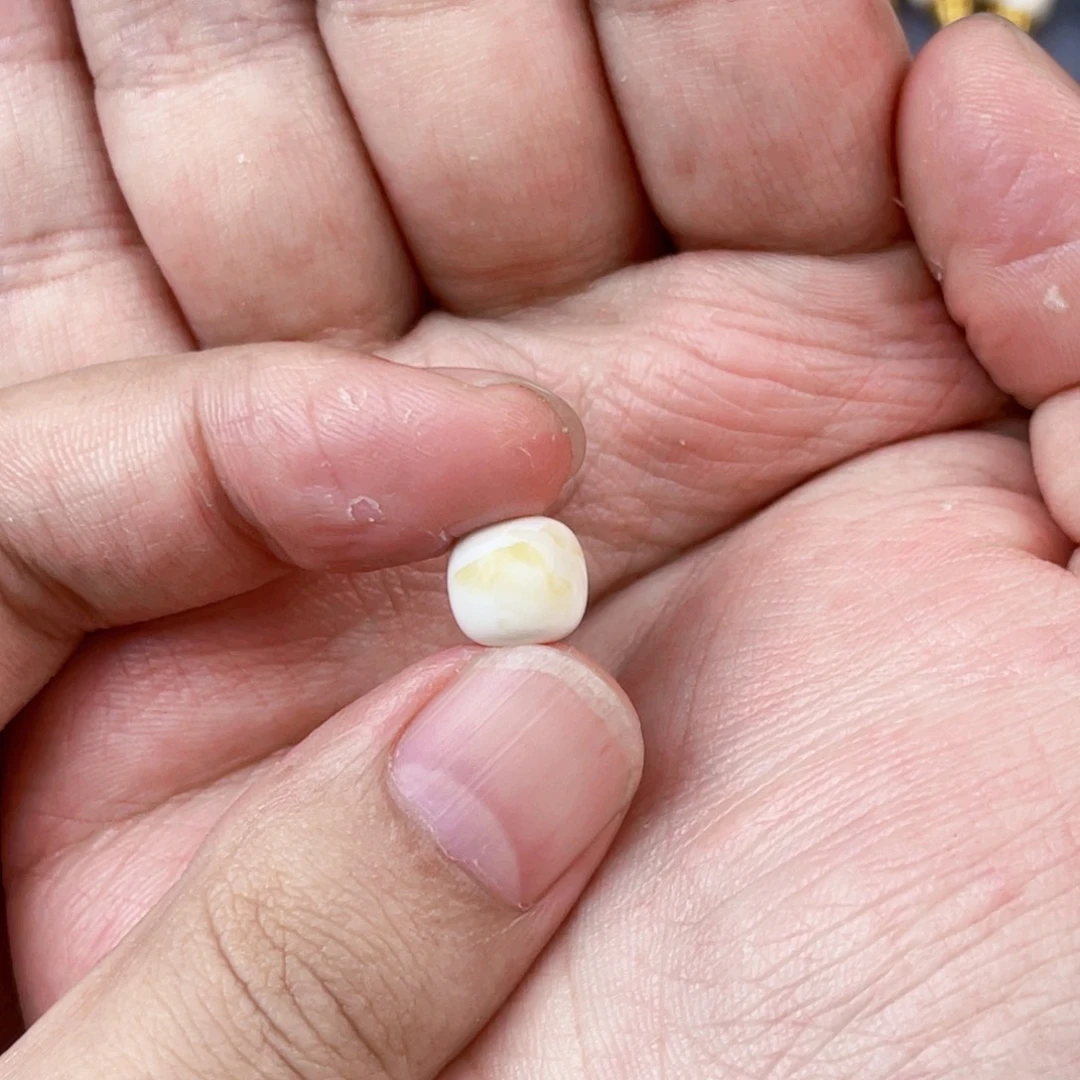 琥珀珠宝奇石未镶嵌?***王