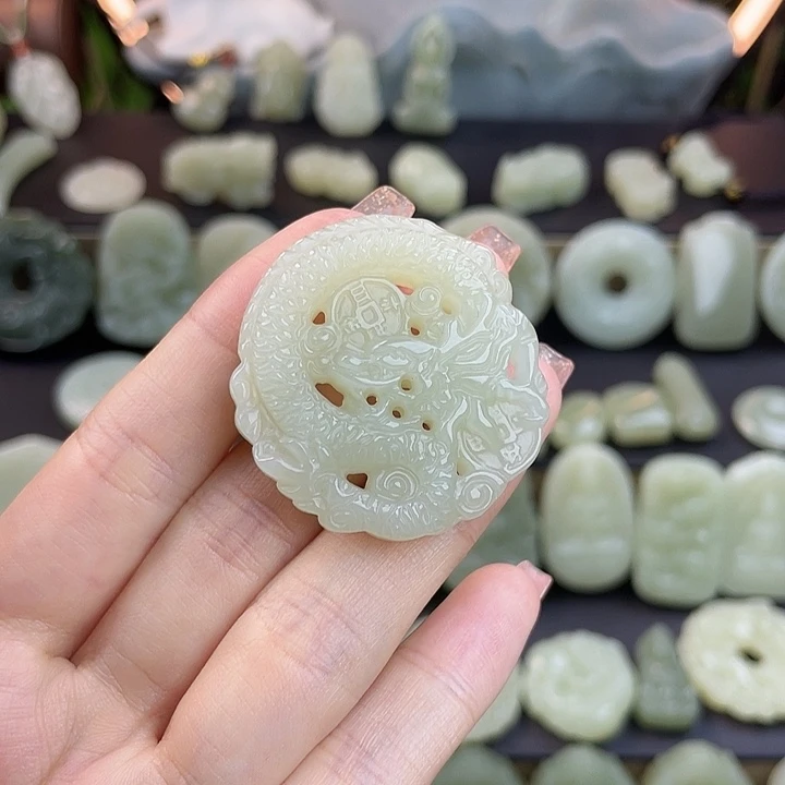 和田玉未镶嵌颈饰