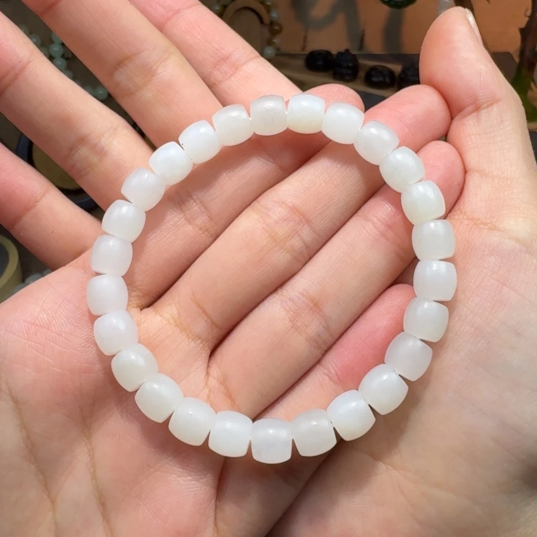 和田玉未镶嵌颈饰卡8俄白