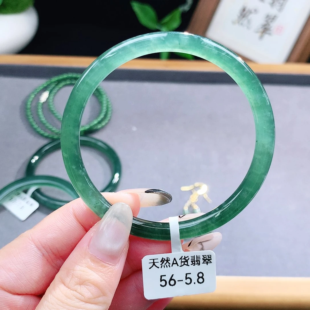 翡翠手镯（圆镯）未镶嵌