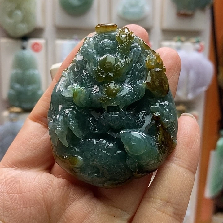搜***你翡翠未镶嵌颈饰龙牌