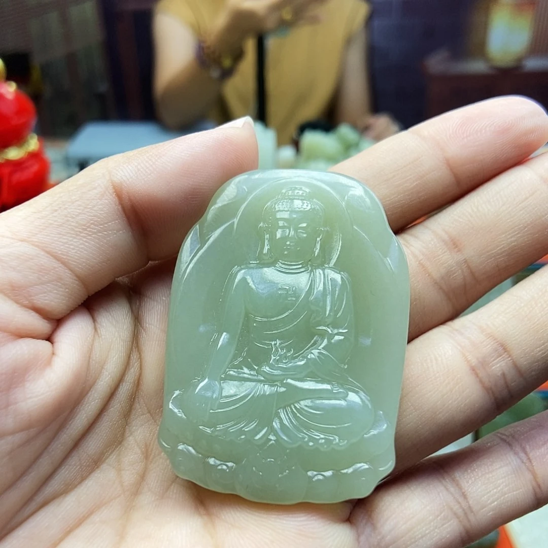 颈饰未镶嵌和田玉?**忆