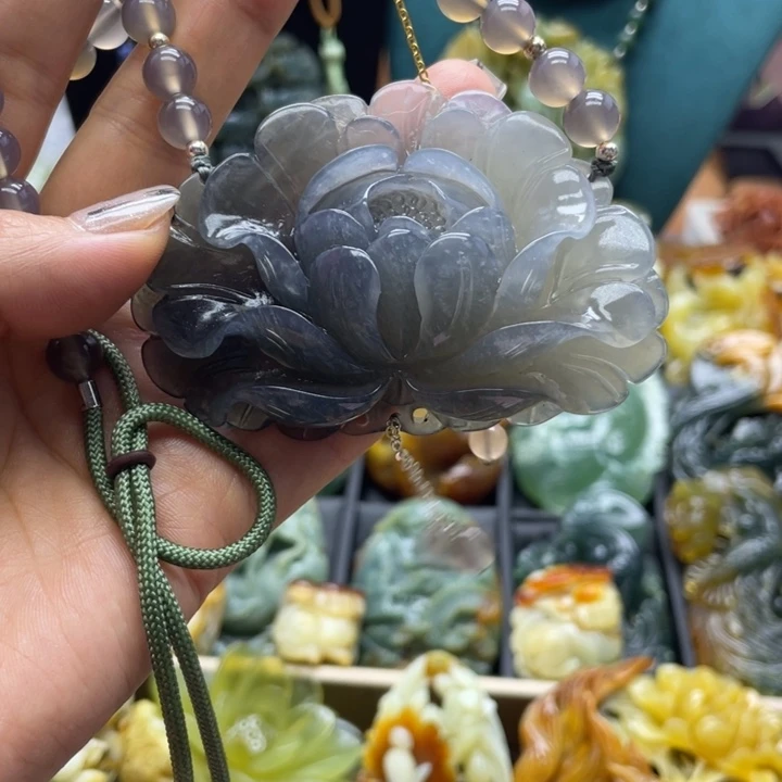 蛇纹石玉未镶嵌挂件