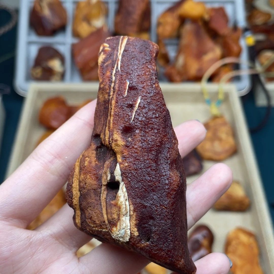 琥珀未镶嵌珠宝奇石
