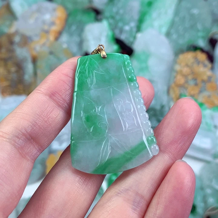 吊坠(不含链)未镶嵌翡翠