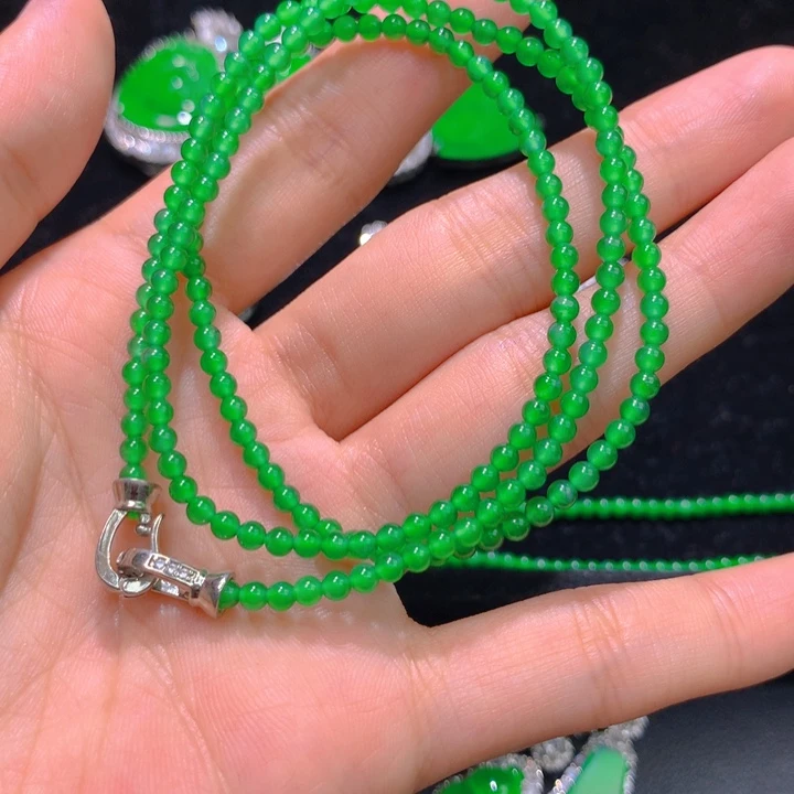 翡翠未镶嵌颈饰高*姐一条