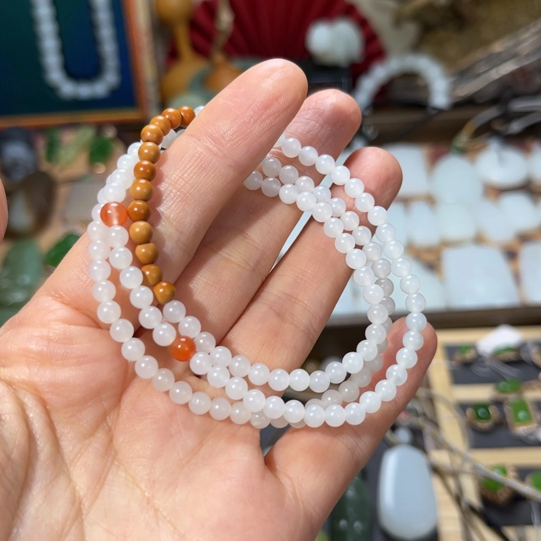 Y***菁和田玉未镶嵌手串