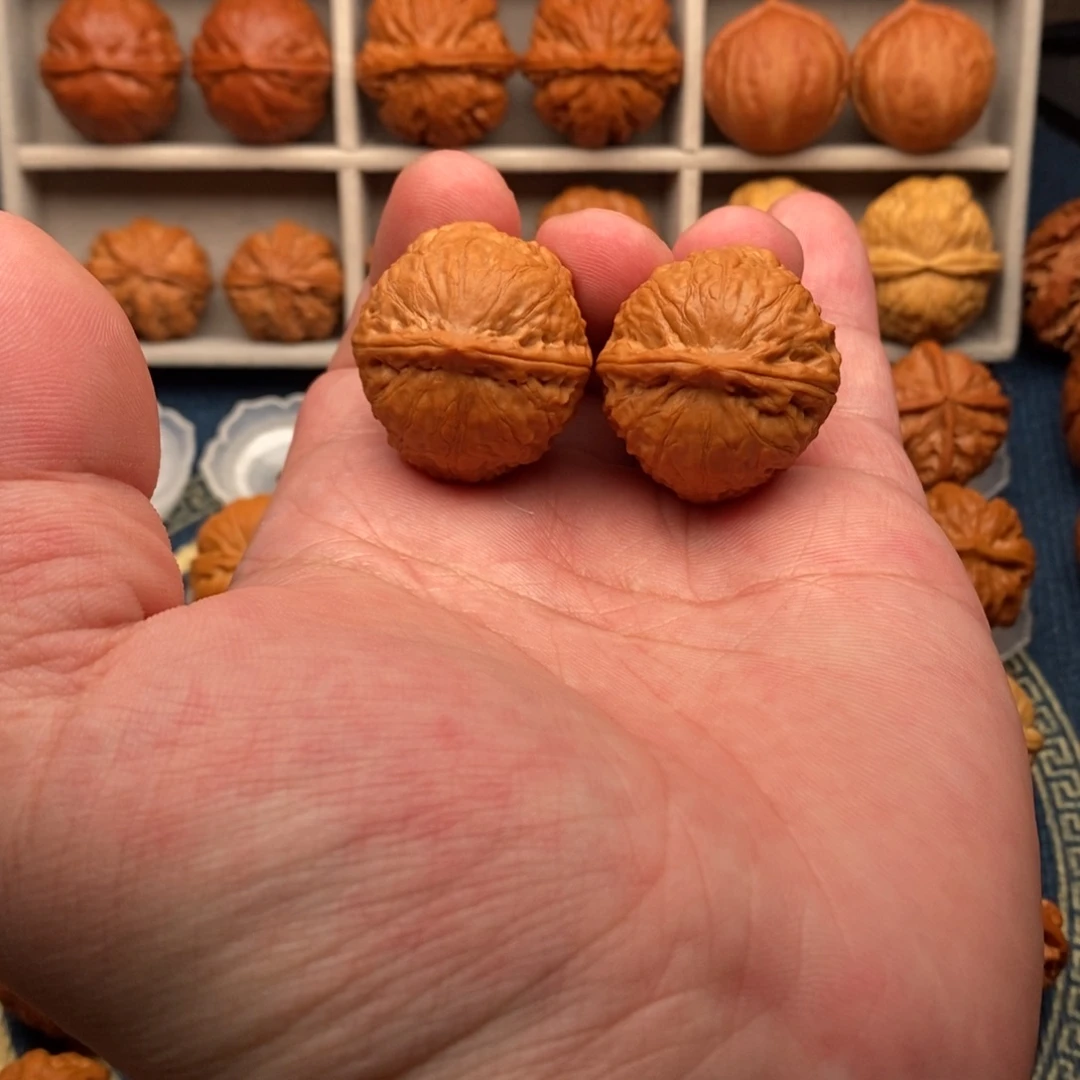 文玩核桃把件树皮纹