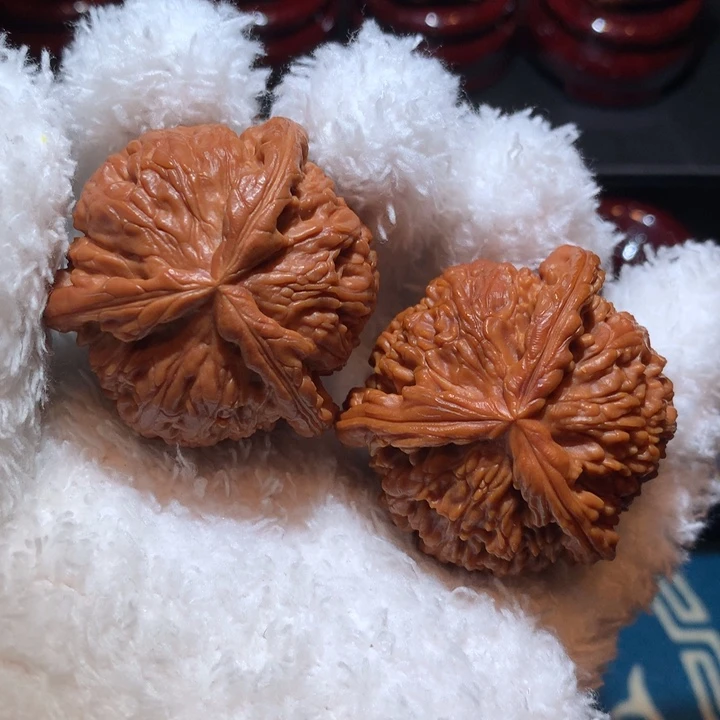 吊坠文玩核桃白奔，精品配对，44