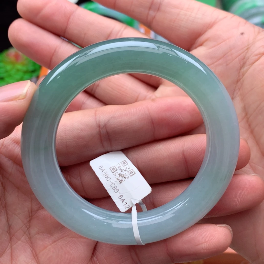 翡翠手镯未镶嵌缅甸翡翠