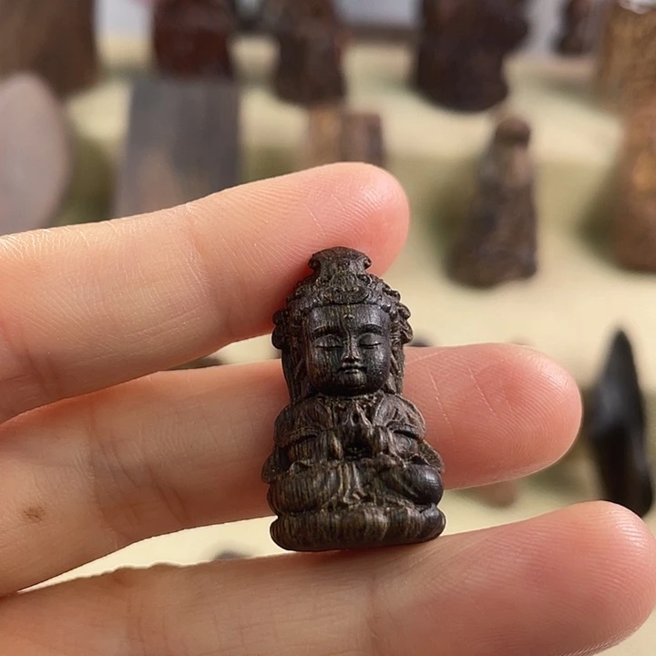 木游**界文莱绿棋雕刻工艺