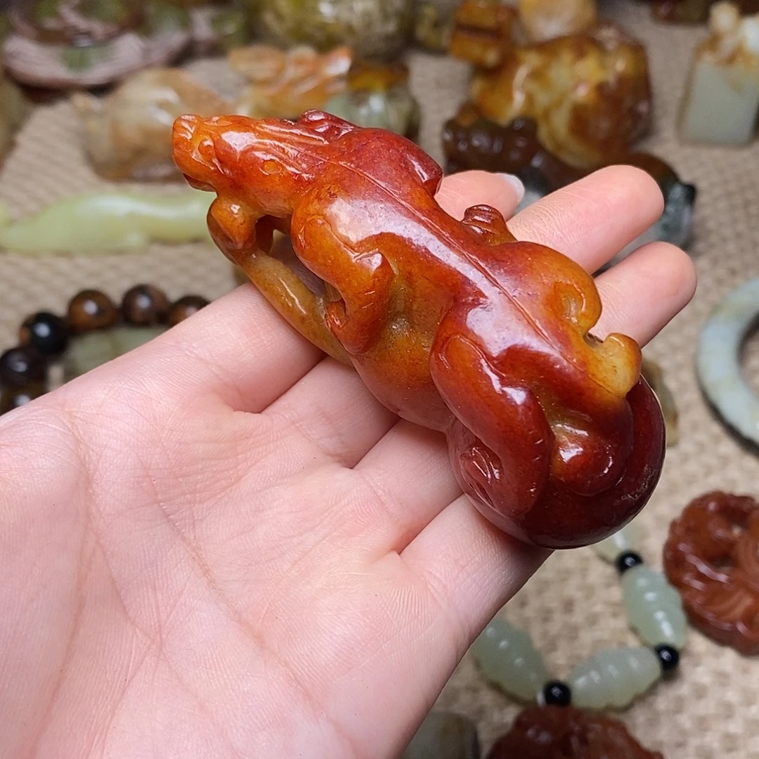 黎***明和田玉未镶嵌颈饰