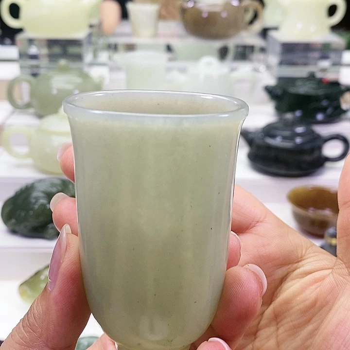 未镶嵌和田玉挂件杯子